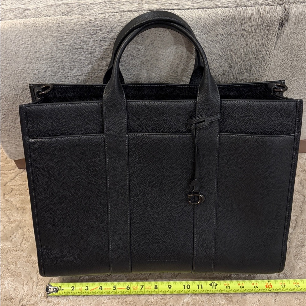Coach Black Pebbled Leather Structured Tote / Work Bag - 2025, luxury collection - Picture 8 of 11
